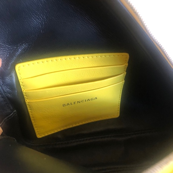 New authentic Balenciaga Clutch - Picture 4 of 10